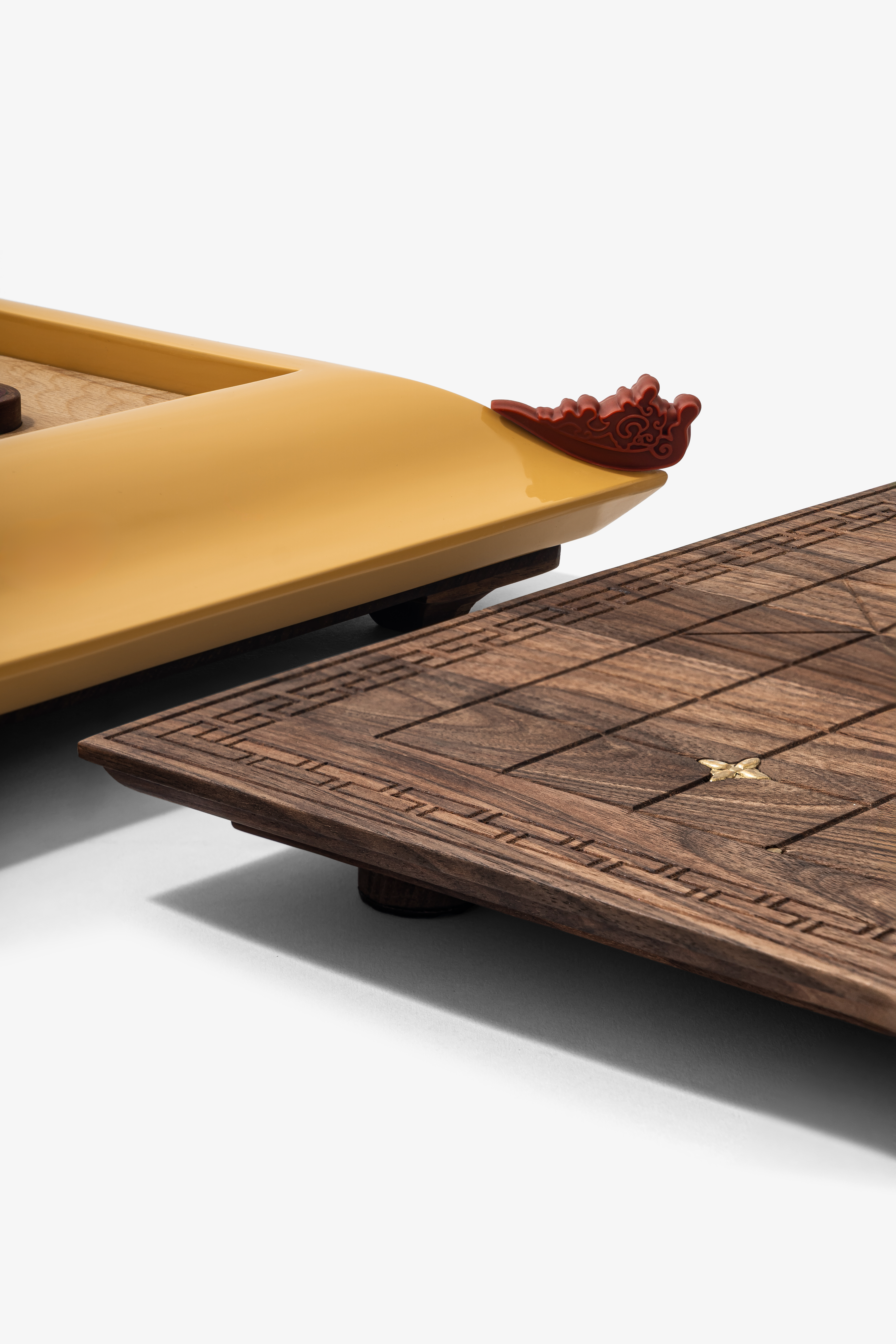 Indochine Le Dragon Sacré Chiness Chess Set