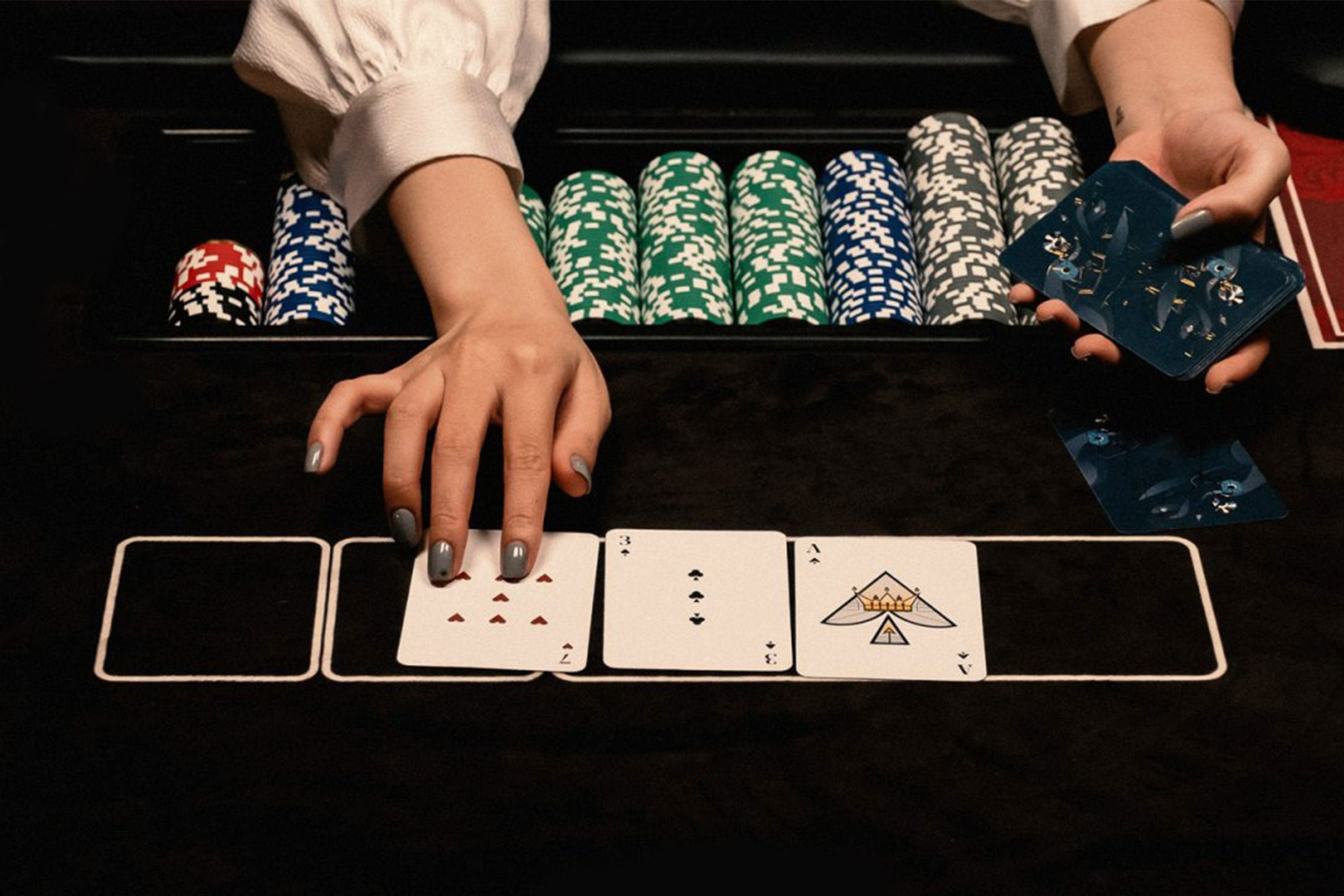 Cách chơi game poker ở Mm99 cực giản đơn